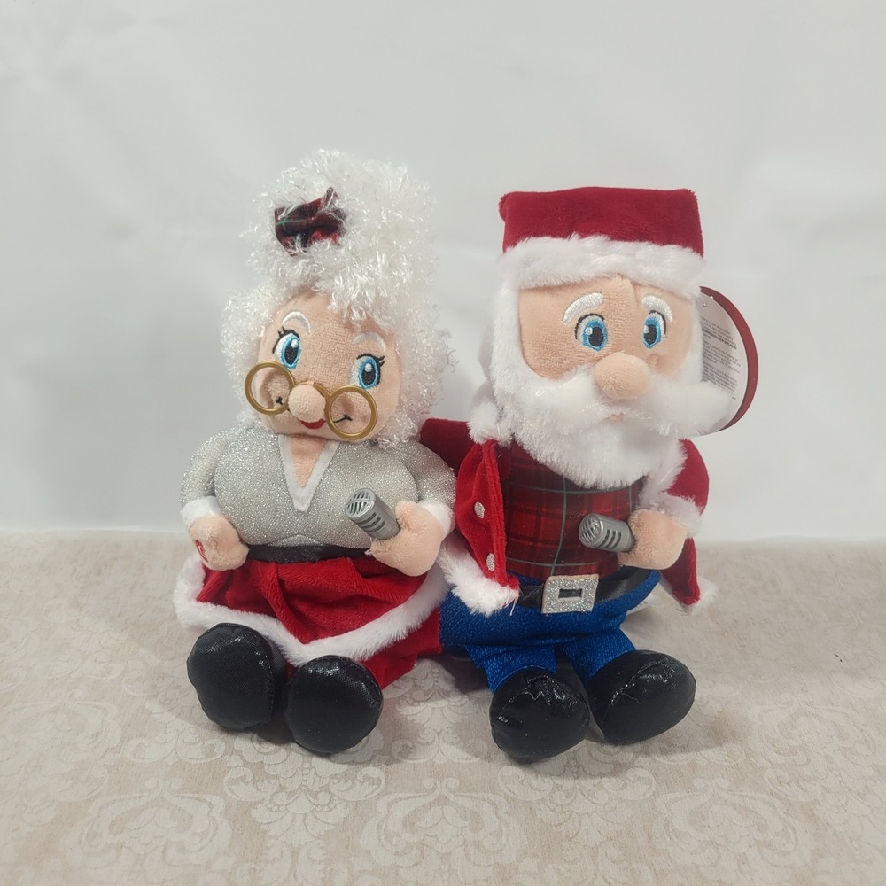 Gemmy Animated Santa & Mrs Claus Dolly And Kenny | Islands in the Stream Singing